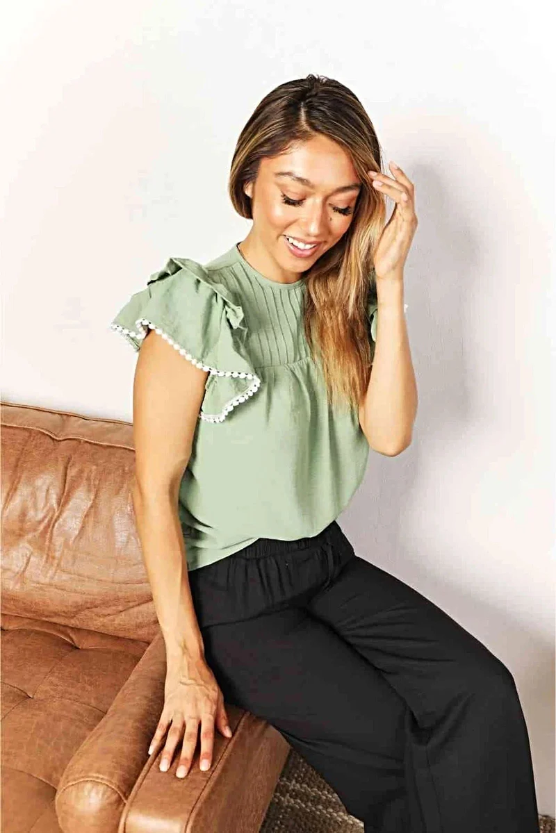 Elegante top met ruchesmouwen, plooien en ronde halslijn - effen casual blouse