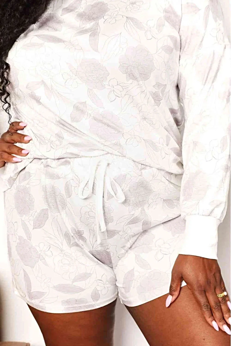 Bloemenprint loungewear set - Chique 2-delige set bestaande uit een top met lange mouwen en een short - Ook verkrijgbaar in grote maten