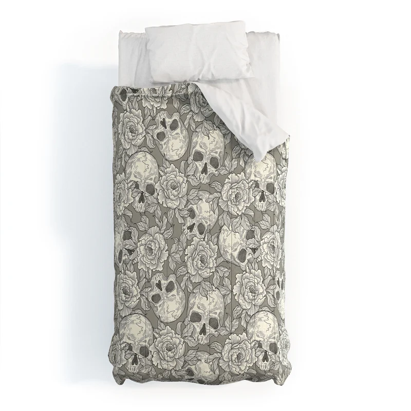 Skulls and flowers Comforter