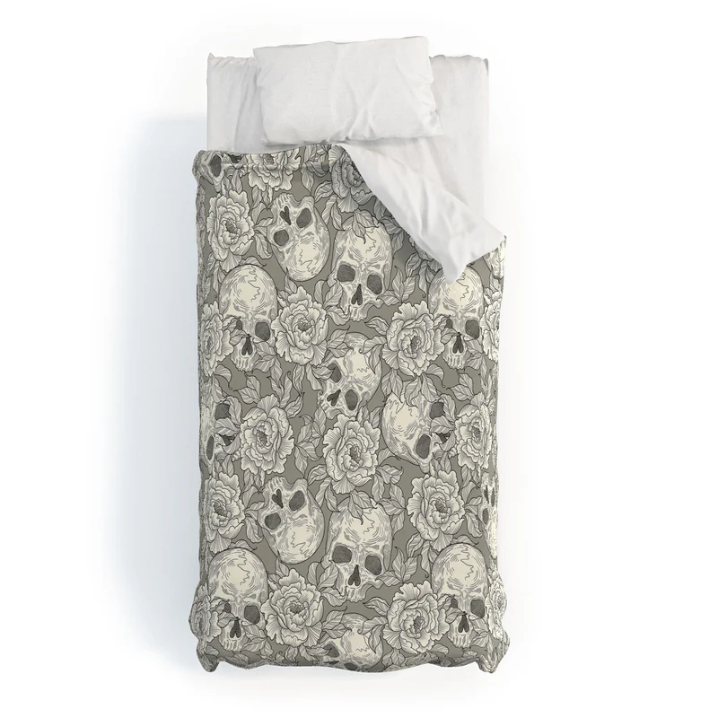 Skulls and flowers Duvet Cover