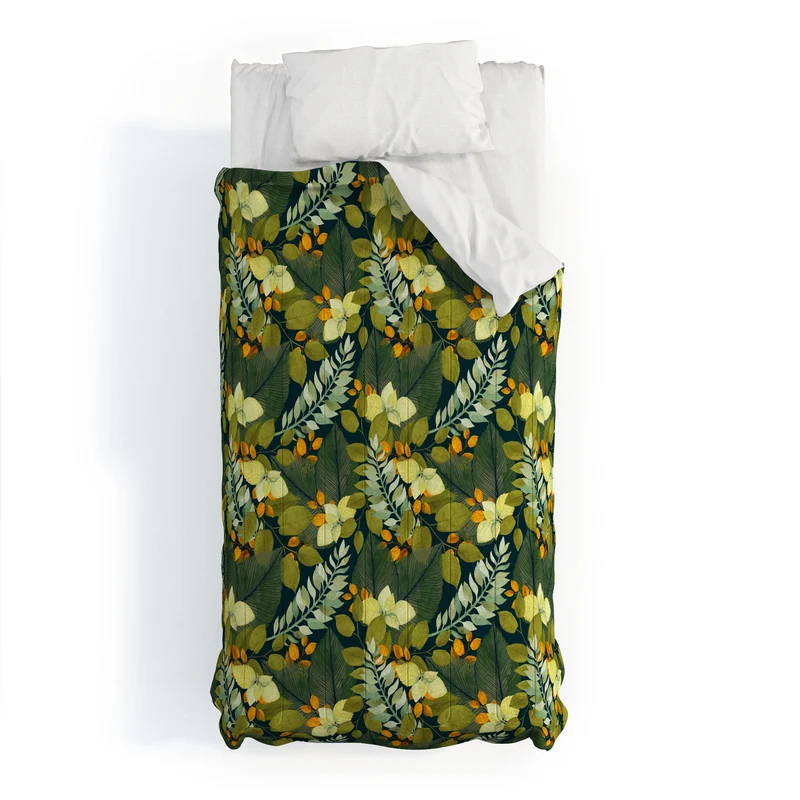 Autumn Leaves Botanical Pattern Comforter