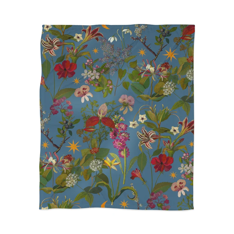 Amryllis Star Periwinkle Throw Blanket