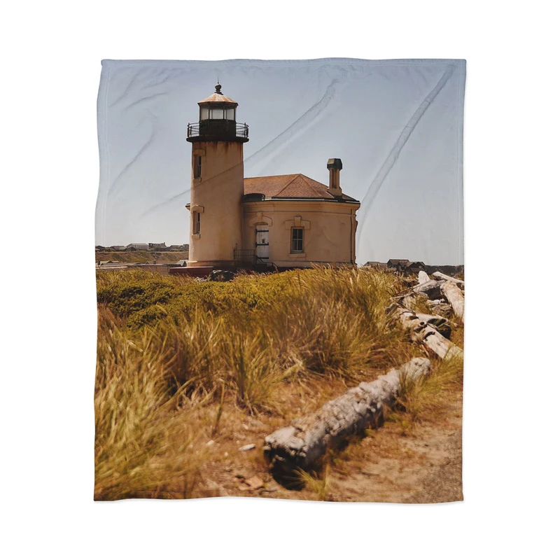 Coquille River Lighthouse Throw Blanket